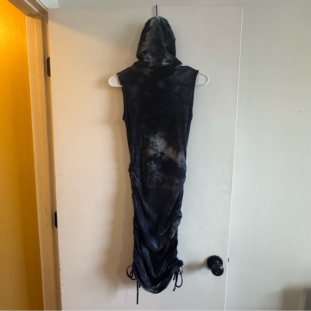 Betsy & Adam Black Tie-Dye Midi Dress